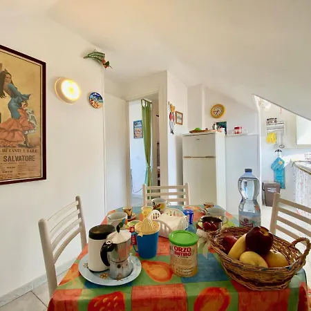 Holidaycasa Ilary- Loft A Due Passi Dal Mare Appartamento *